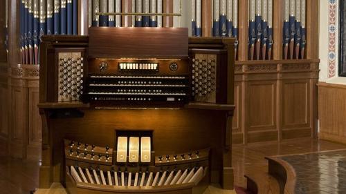 The Schoenstein organ at Christ and St. 斯蒂芬的教会